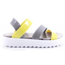 Sandália Cherry by Boa Onda Luna - Dove com Amarelo Sandália Cherry by Boa Onda Luna - Dove com Amarelo